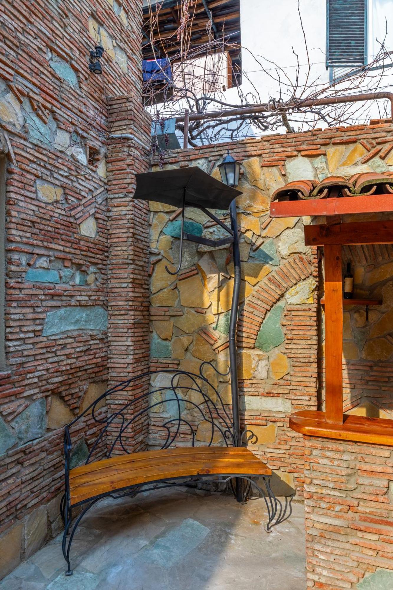 Apartments With Wine Cellar In Old Tbilisi Exterior foto